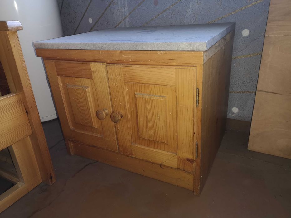 Столове табуретки