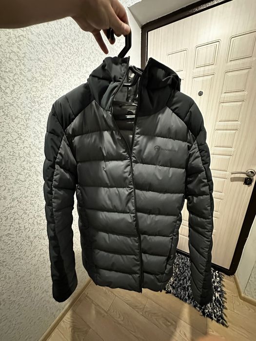 Продам куртку Зима висна