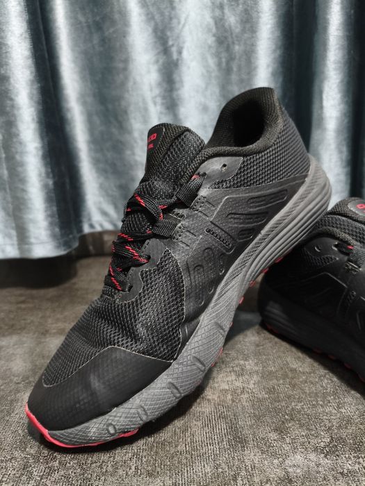 Оригинальные кроссовки Under Armour