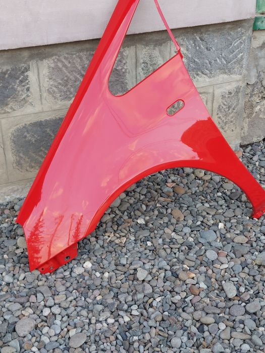 Aripa stanga fata rosu Ford Galaxy