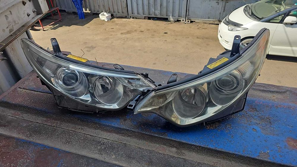 фары на Тойота estima