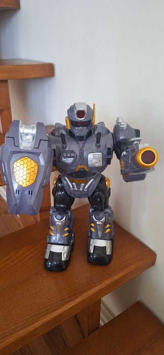 Robot cu sunete si lumini