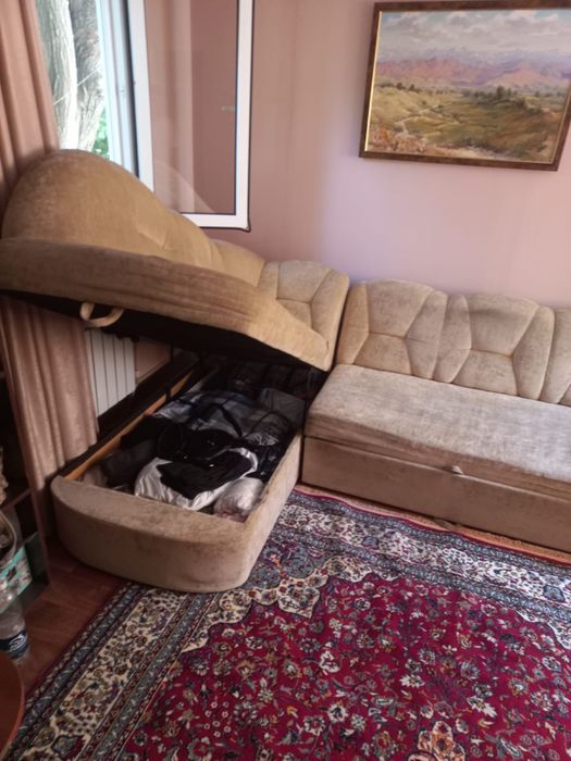 Отдам большой диван