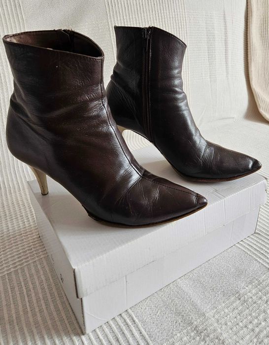 Ghetute elegante din piele