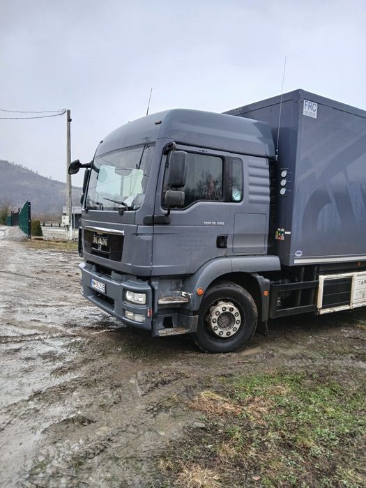 Vând camion frigorific