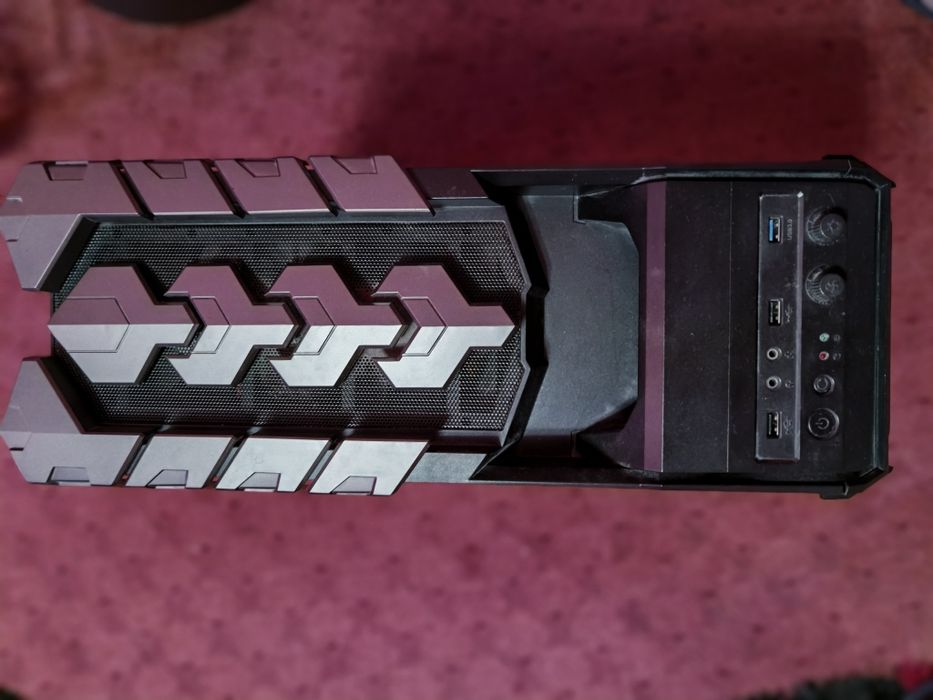 Vând Desktop i7 Ssd