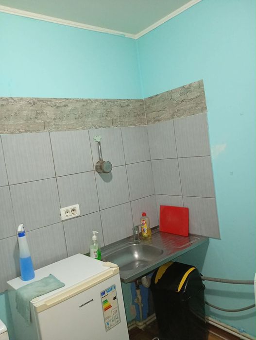 Închiriez garsoniera 25 mp decomandată in bloc de apartamente et.5-5.Zona Inel1.pret 1300ron + o luna garantie