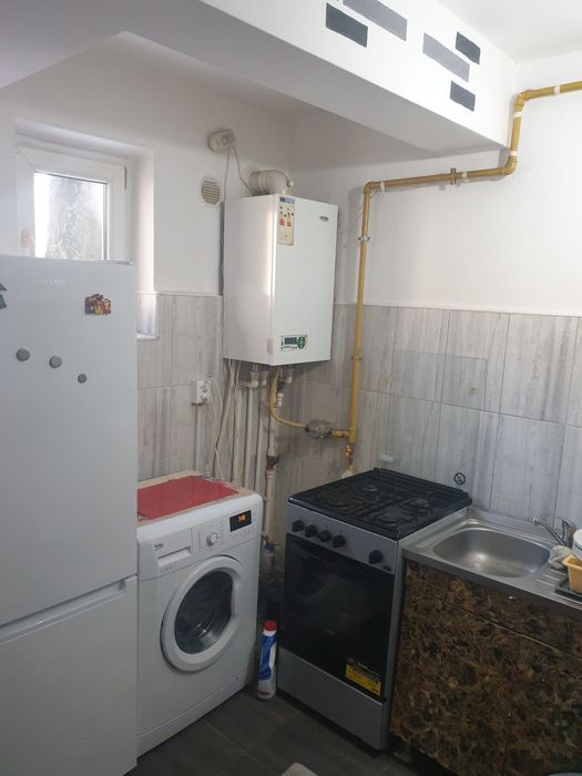 Garsoniera zona deal parter