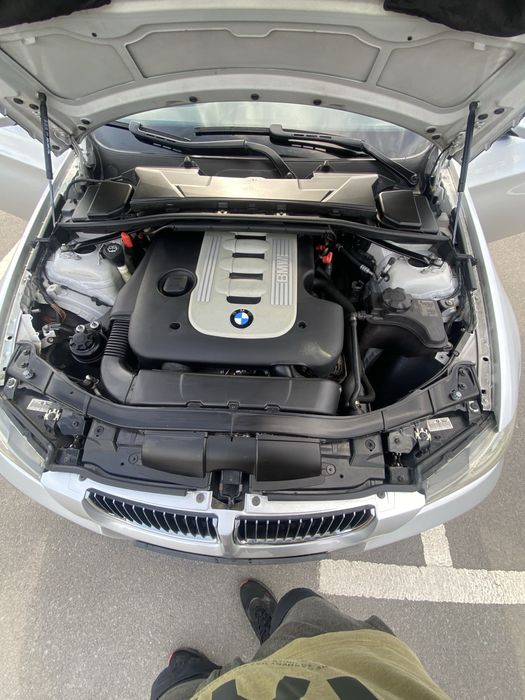 BMW E90 325d  Седан