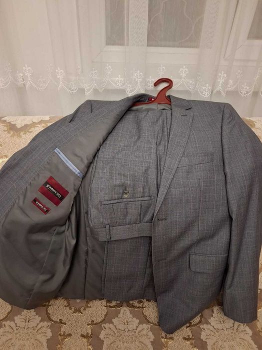 Продам мужской костюм