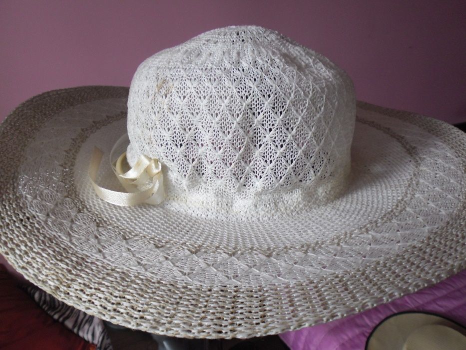 2 бр.летни дамски шапки с периферия