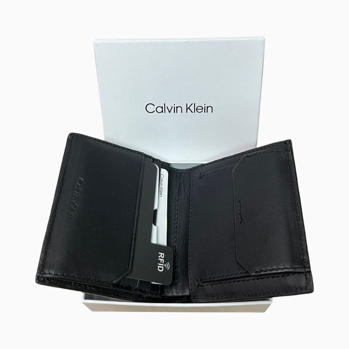 Оригинален мъжки вертикален портфейл Calvin Klein K50K510606