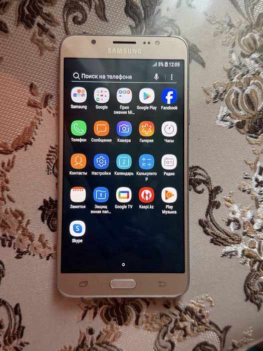 Продаеться Samsung J7 Duos 2016