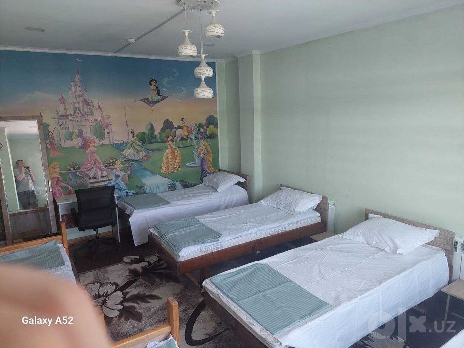 Хостел, Янги форматдаги хостел. Black and white hostel