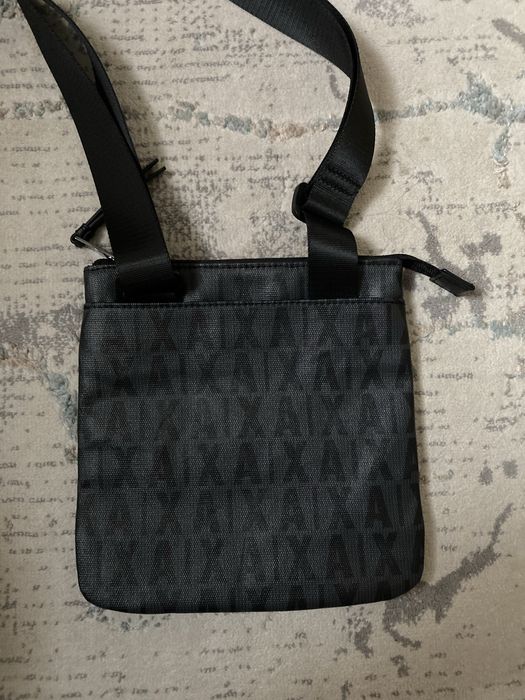 продам барсетку от Armani