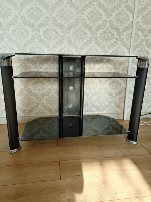 Продам полку под тв