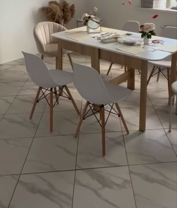 Продам 4 стула для кухни
