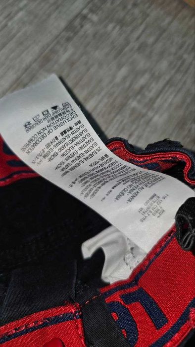 Джинсы Levis и штаны Cartes на 6-7лет