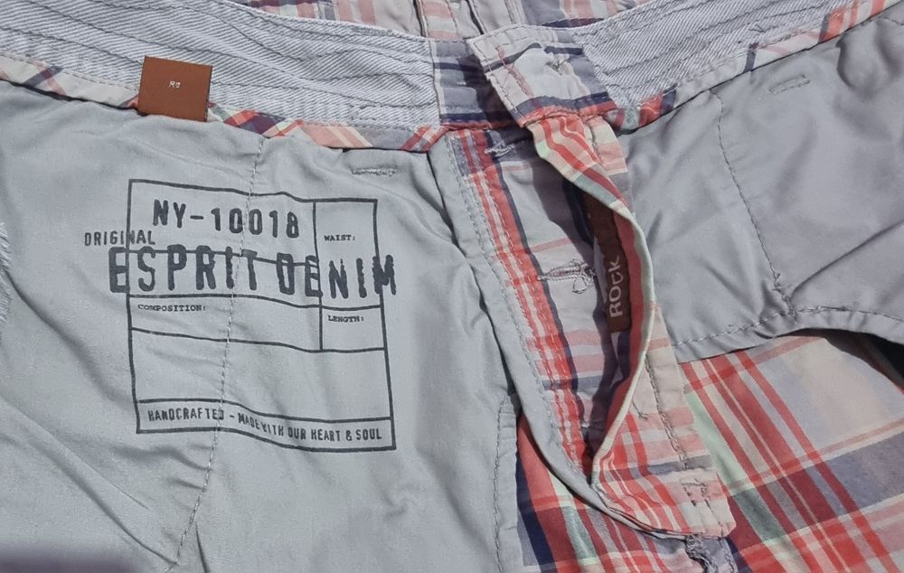 Бермуди с множество джобове Esprit