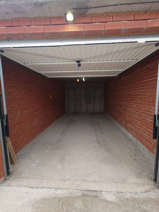 Гараж под наем в кв. Струмско