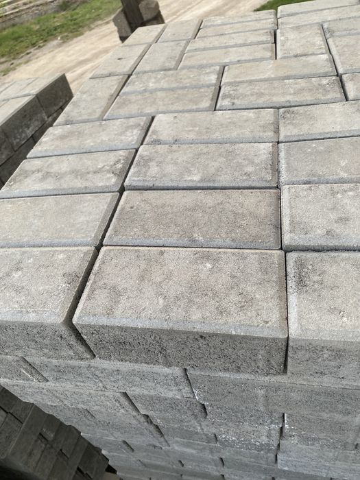 Продаю. Брусчатку новую.