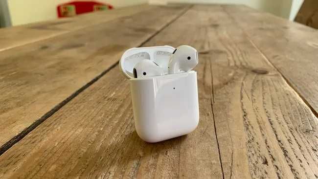 Apple AirPods 2 – Отлично състояние + кутия