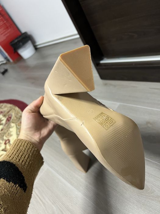 Pantofi marimea 37