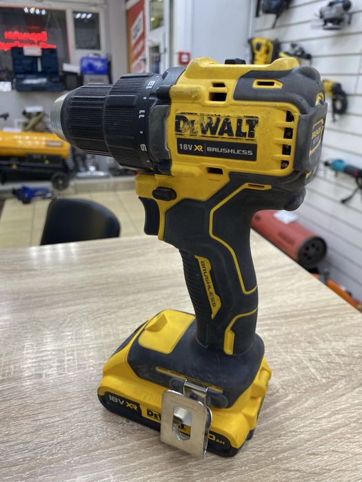 Шуруповерт DeWalt DCD708 (Ос14Б)