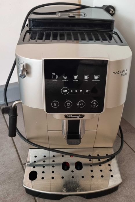 Продавам кафе машина DeLonghi Magnifica Start (модел ECAM220.22.GB)