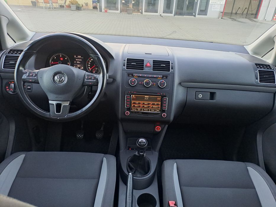 Volkswagen Touran ,Model ,,LIFE,,7 locuri, recent adus în țară!