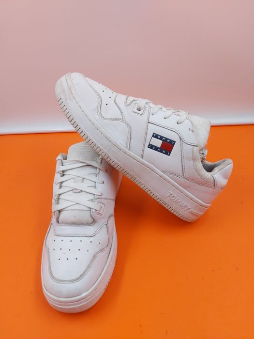 Tommy Hilfiger номер 43 Оригинални кецове