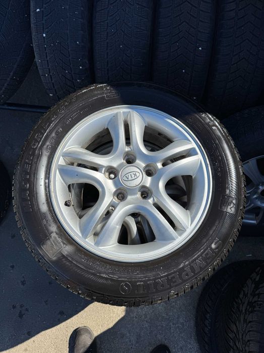Set Jante Cu Anvelope Kia 5x114.3 Anvelope 205/60 R16 Semperit