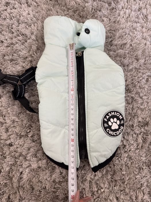 Jachetă pentru câini/pisici nouă