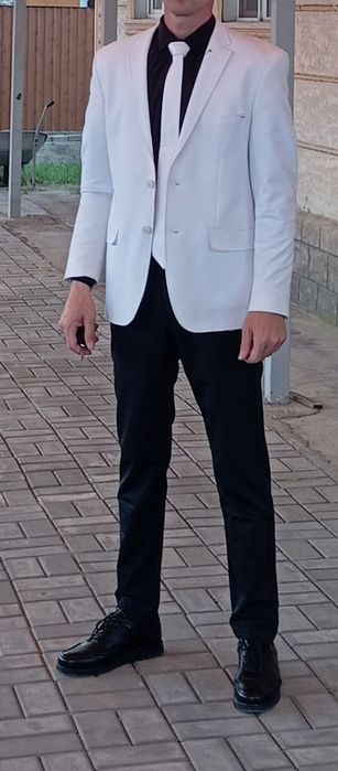 Продам белые пиджак