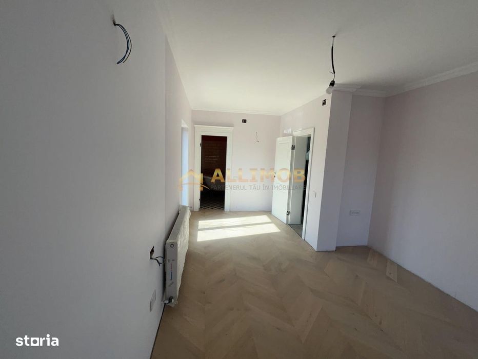 Eleganta la malul lacului- Vila premium cu ponton privat.
