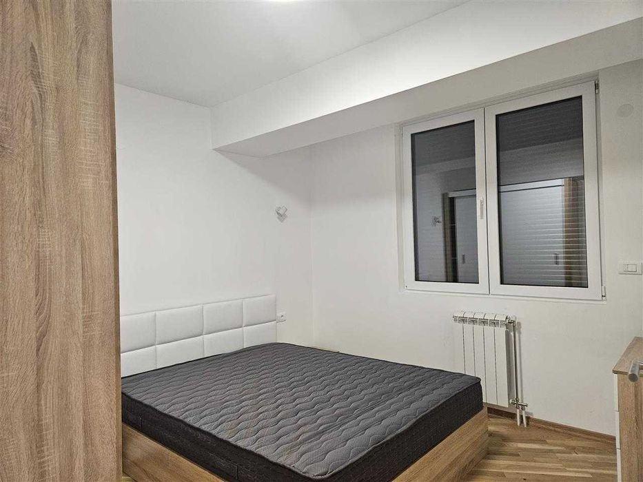 Дава се под наем Двустаен апартамент в Бургас, Славейков - 64 кв.м за 255 € - Снимка #1