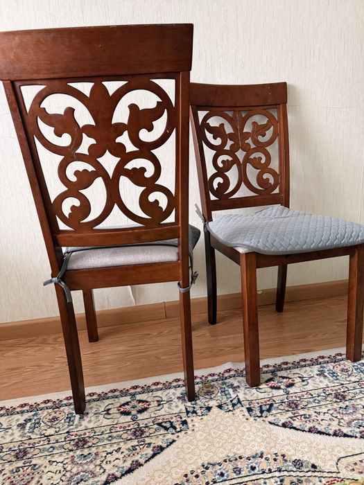 Продам стол и 6 стульев
