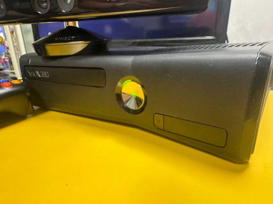 Xbox 360 с 1 оригинал контролер KINEKT