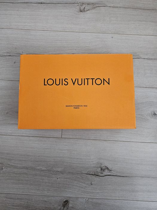 Adidași  Louis Vuitton