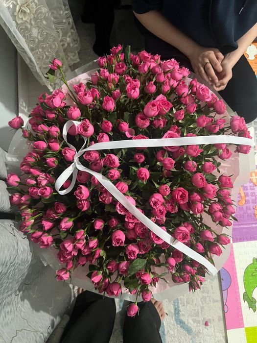 Букет цветов. Спрей розы