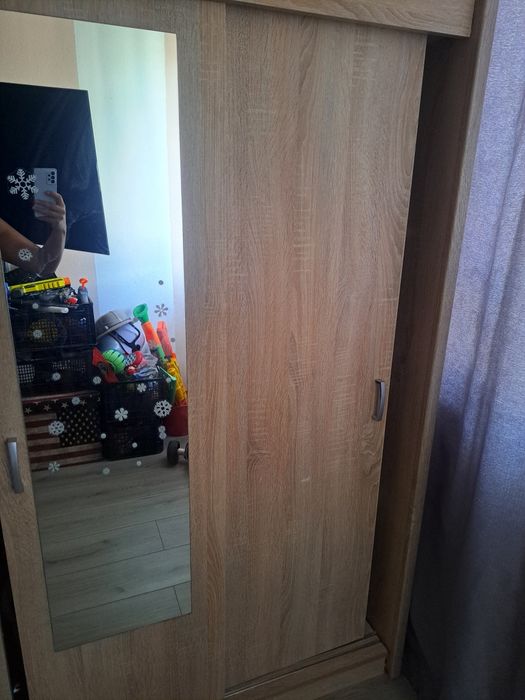 Dulap cu usi culisante