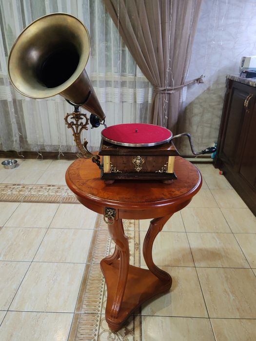 Продам грамофон His Master's voice