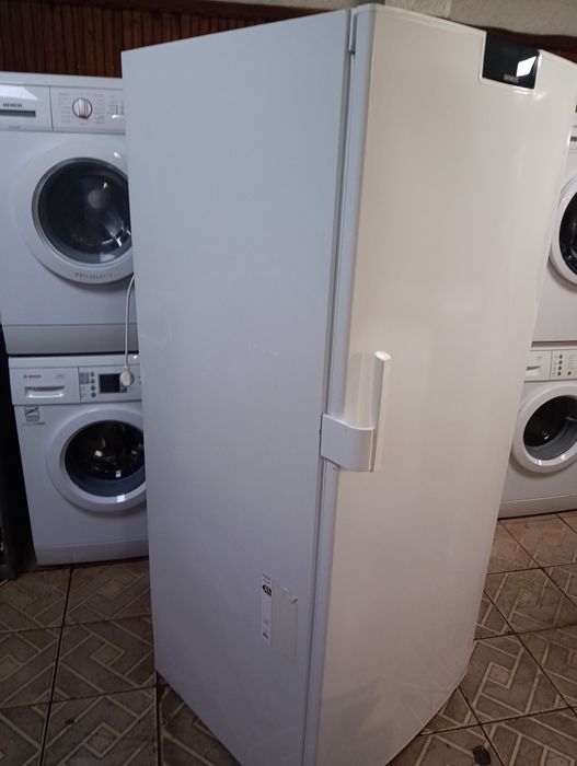 XXL огромен вертикален фризер Сименс Siemens  с две години гаранция!