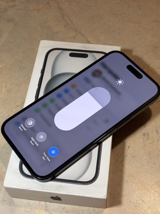 Продам Iphone 15