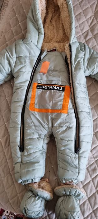 Продам детский комбинезон