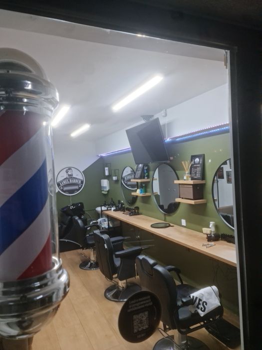 Post frizerie in buna ziua