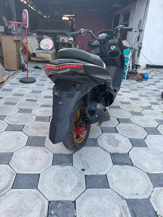 Продам макси скутер 150 куб
