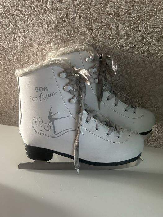 Коньки женские 10к