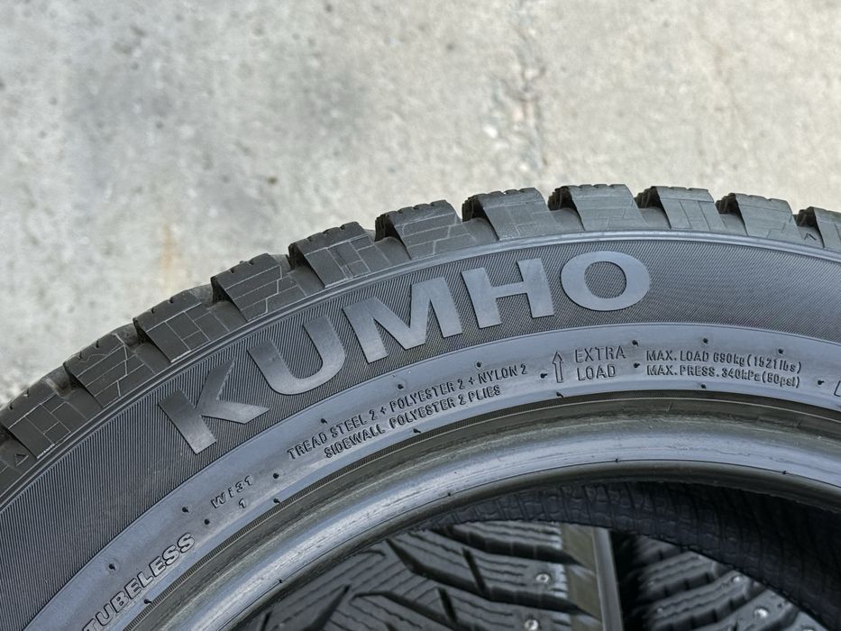 215|50 R17. Kumho WinterCraft.