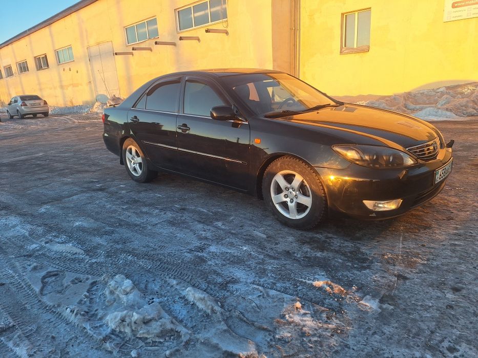 Машина Toyota Camry